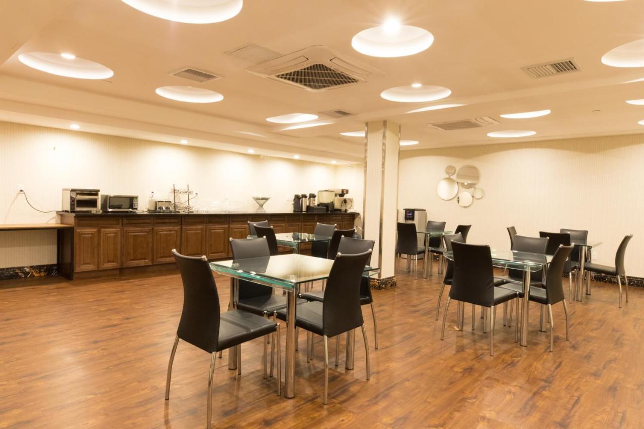 Mayfair Inn And Suites New York Ngoại thất bức ảnh